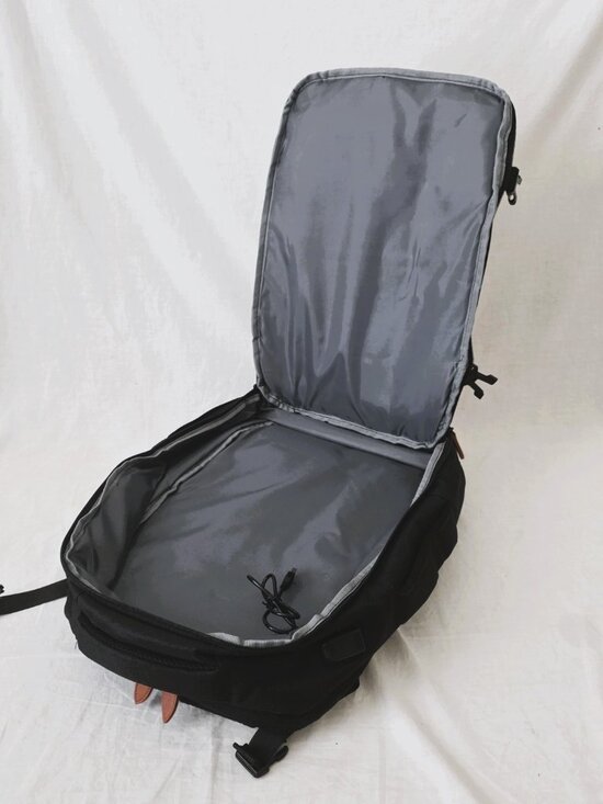 NWT! Muisse Laptop Travel Backpack Duffel Tote w/USB Cord and Luggage Strap main image 8